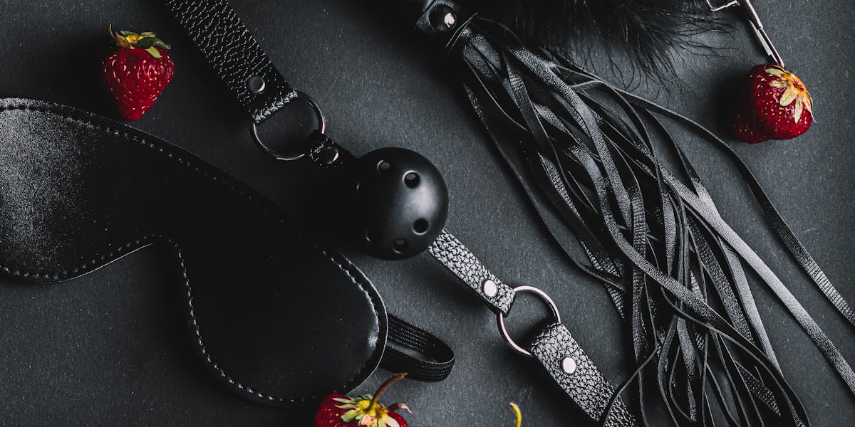 sensory deprivation pegging kit